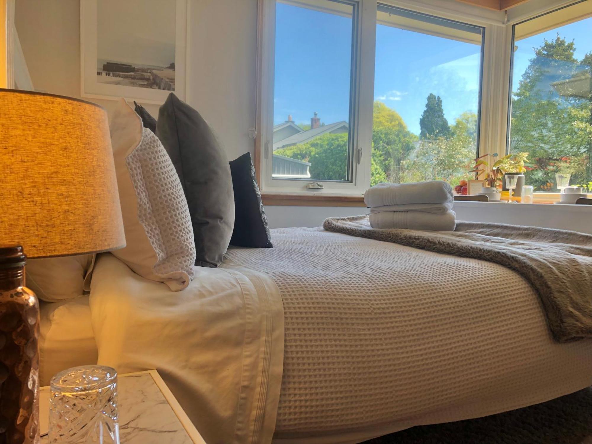 Lovely Budget Vegan Homestay Launceston Esterno foto