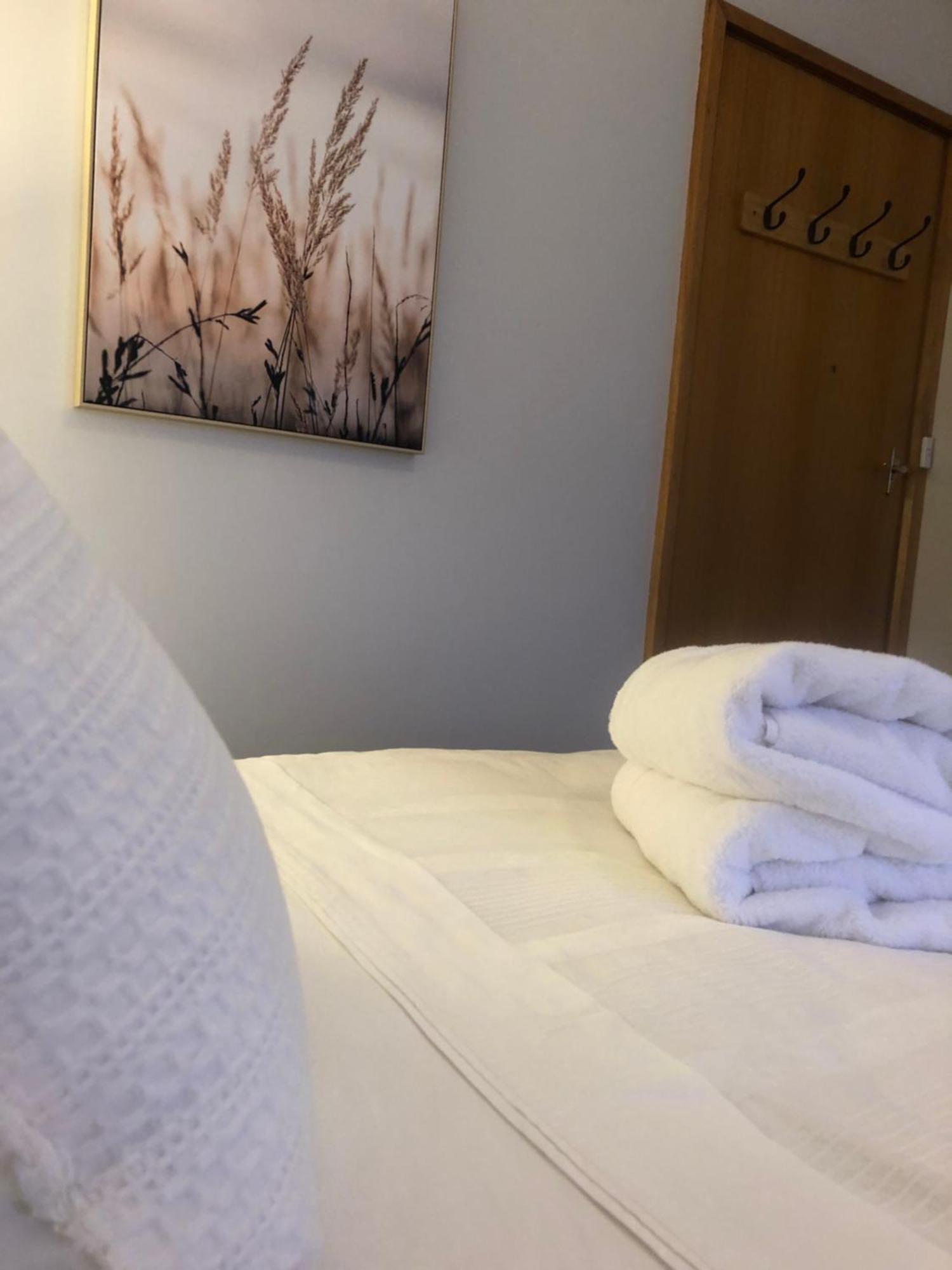 Lovely Budget Vegan Homestay Launceston Esterno foto