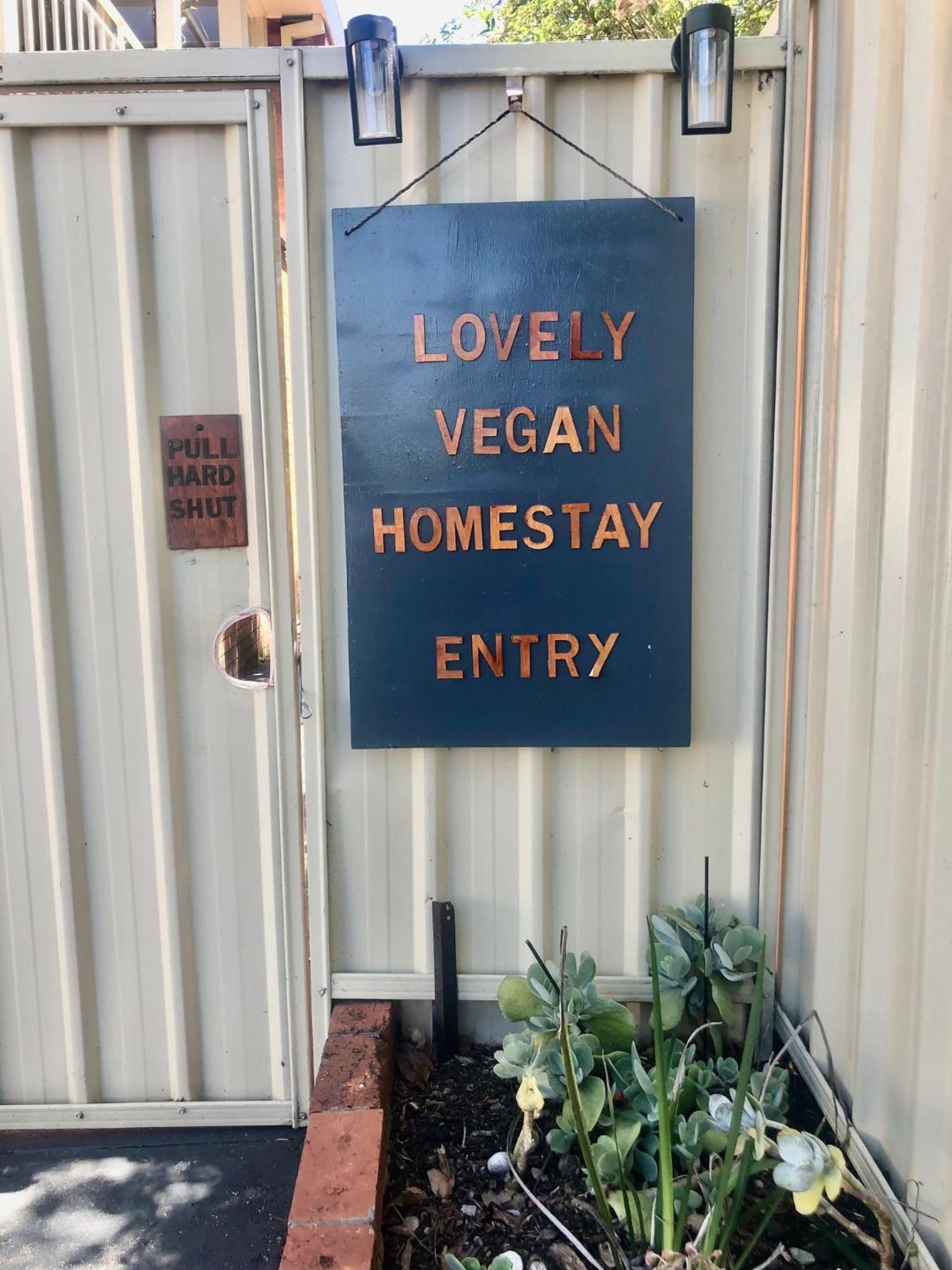 Lovely Budget Vegan Homestay Launceston Esterno foto