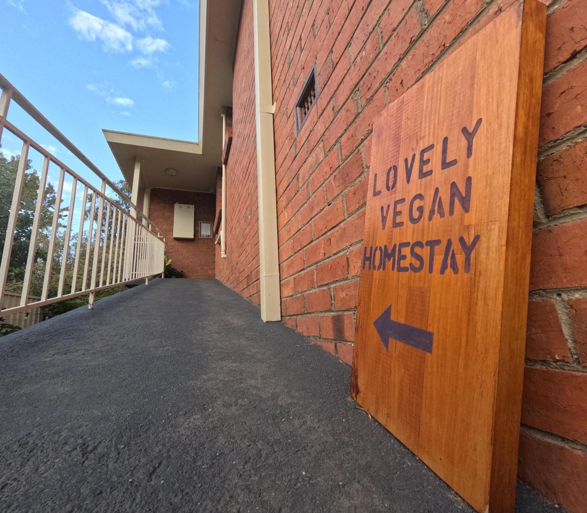 Lovely Budget Vegan Homestay Launceston Esterno foto